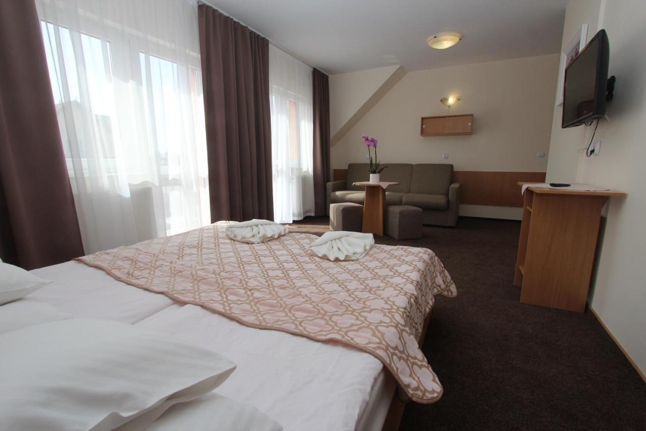 Hotel Sunset Przymorze à Rewal Extérieur photo