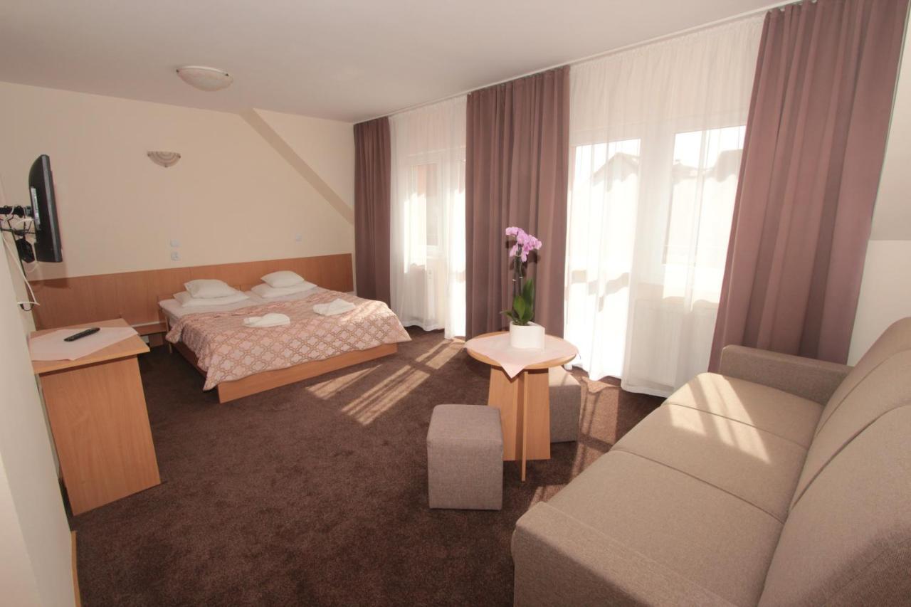 Hotel Sunset Przymorze à Rewal Extérieur photo