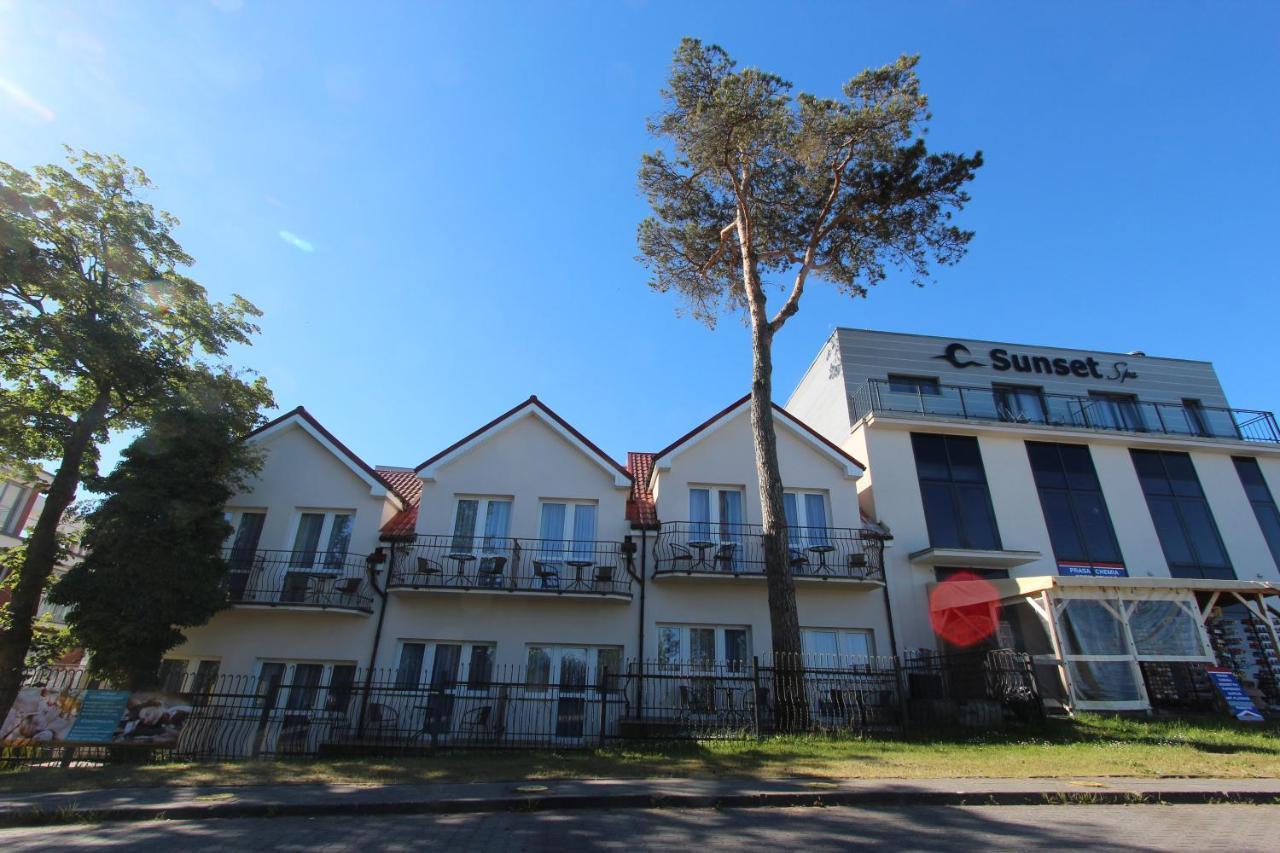 Hotel Sunset Przymorze à Rewal Extérieur photo